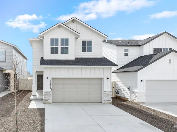 952 Thunderbolt St, Mountain Home, ID 83647