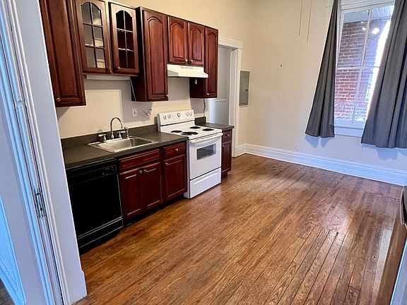 3rd image of 212 W Main St #A