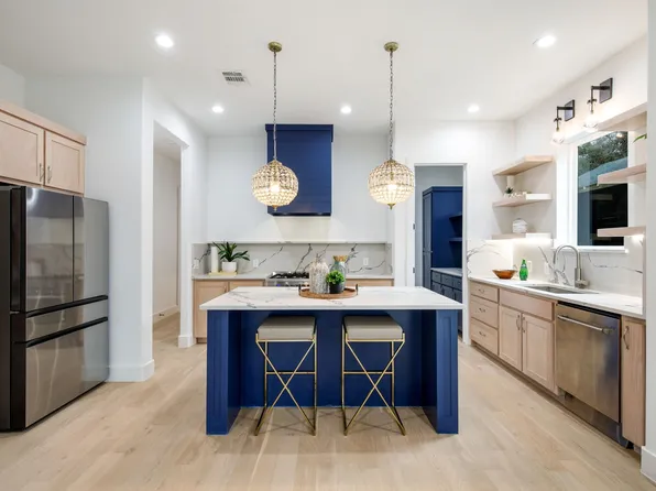 807 S Glasgow Dr, Dallas, TX 75223