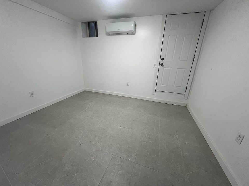 2nd image of 899 Willoughby Ave #B