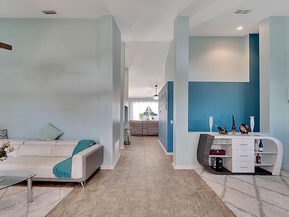 5th image of 4514 Gentrice Dr