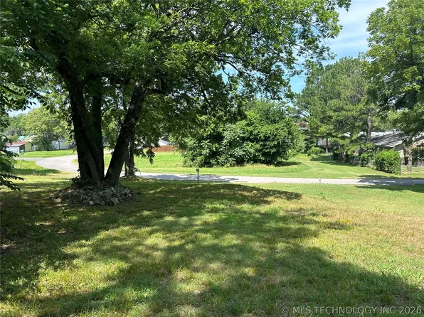 306 N Water St, Locust Grove, OK 74352
