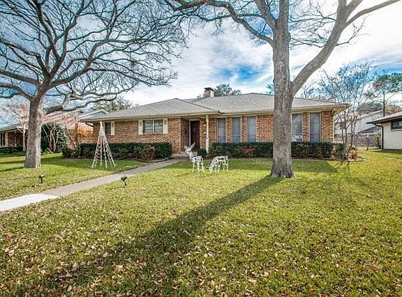 2nd image of 3040 Golfing Green Dr