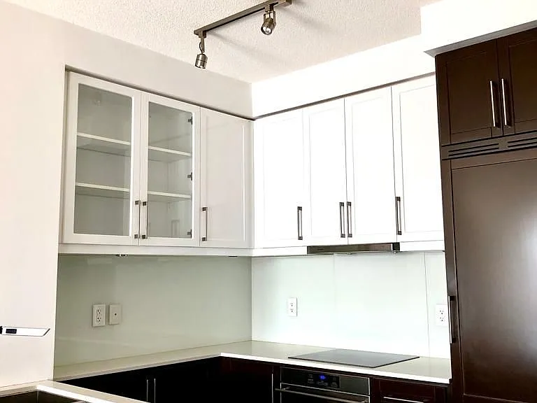 21 Clairtrell Rd #411 — Photo 3