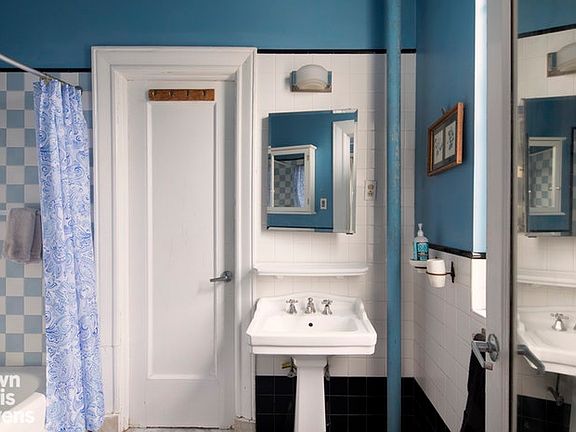 3rd image of 2460 Broadway #125