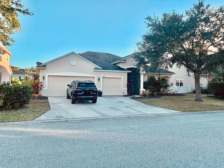4254 67th Avenue Cir E — Photo 2