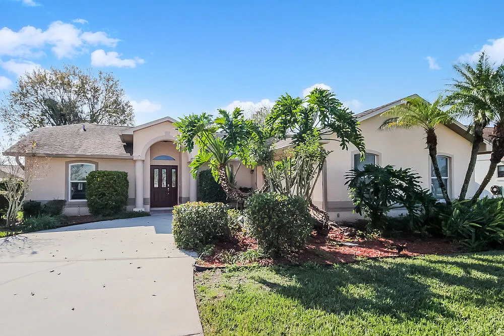 3 bed, 2.0 bath, 1558 sqft, $2,360 — Photo 3