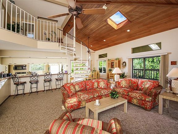 4th image of 210 Kettle Harbor Dr