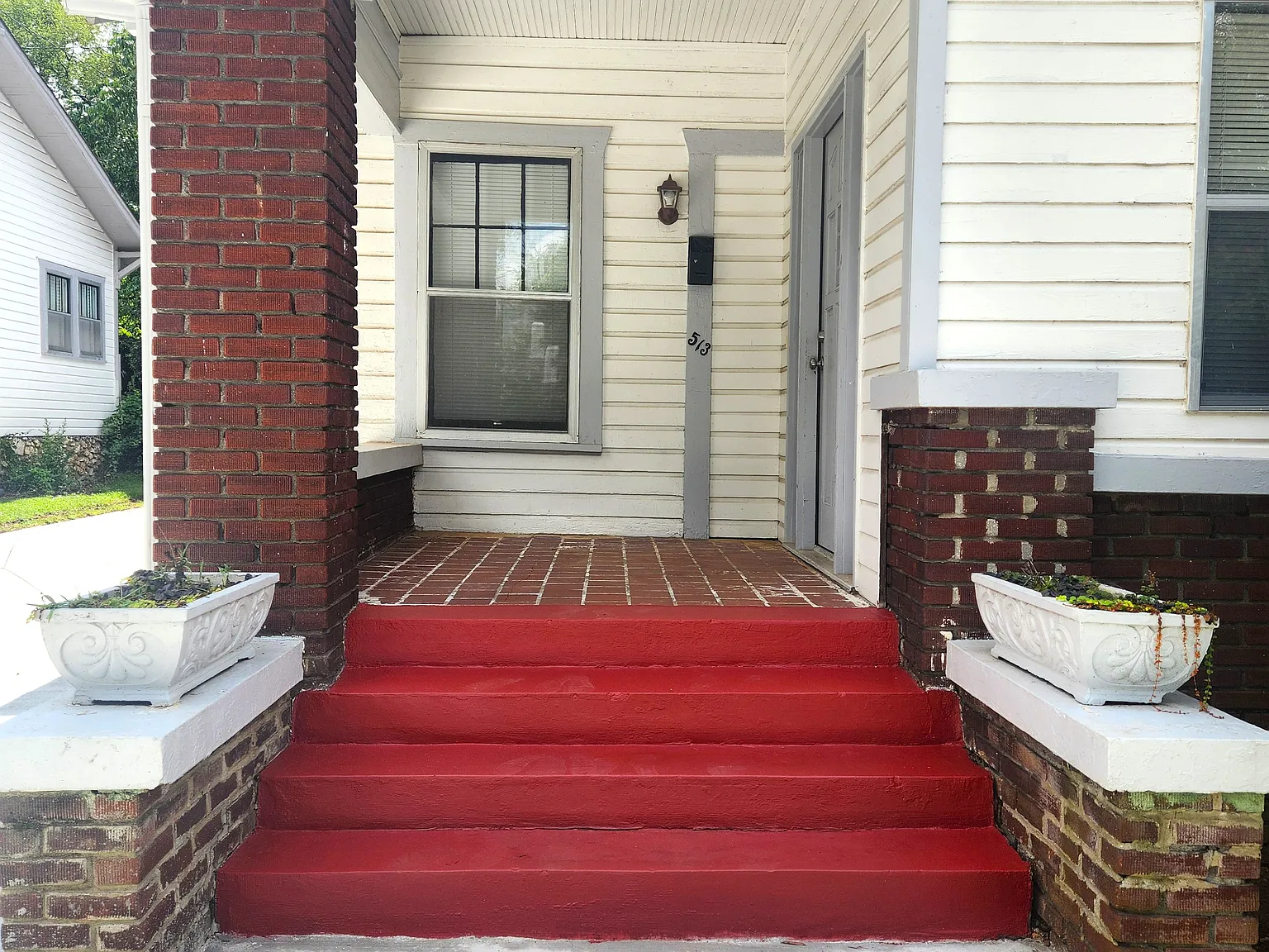 4 bed, 1333 sqft, $2,300 — Photo 2