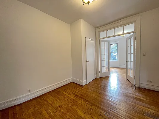 Rented by Compass | media 11