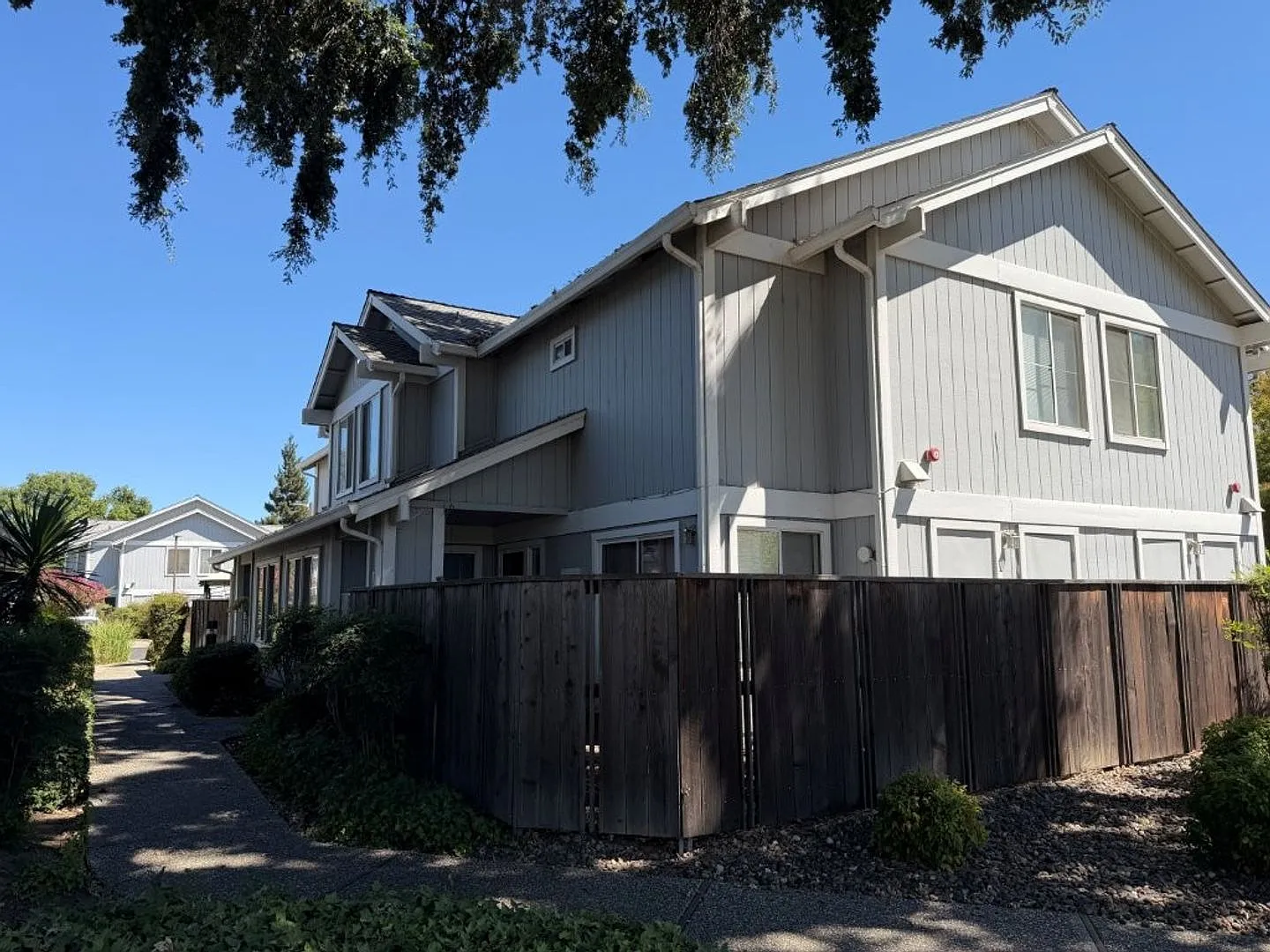 Well-Maintained Two-Bedroom Condo in North Woodland — Photo 2