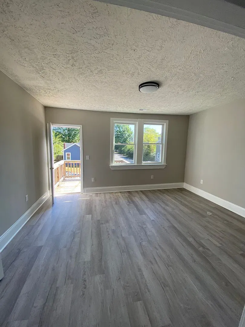 2 bed, 1.0 bath, 960 sqft, $1,300 — Photo 4