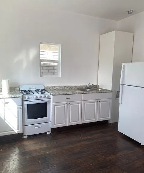 5086 Beech St — Photo 8