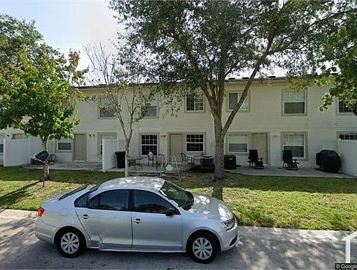 3 bed, 1335 sqft, $2,250 — Photo 2