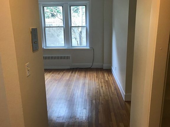 3rd image of 1579 Beacon St #19