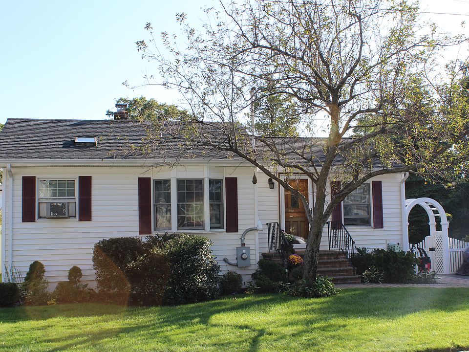 1st image of 3630 De Mott Ave