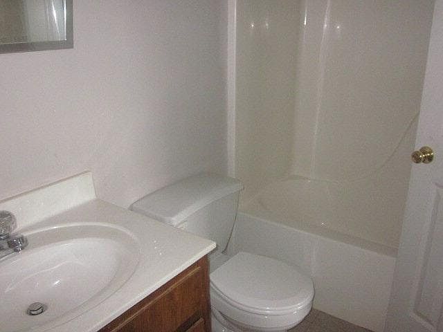 2nd image of 120 Oak Dr
