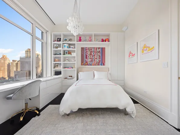 520 Park Avenue image 18 of 23