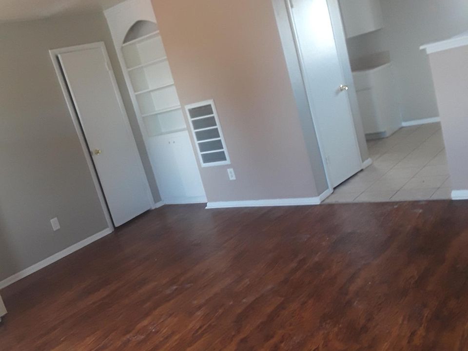 2nd image of 5800 NW 34th St APT 13