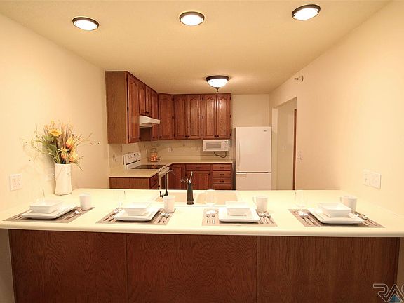 4th image of 1210 W 57th St APT 104