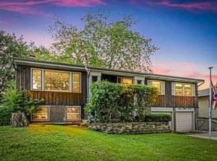 6890 Hickory St, Hanover Park, IL 60133