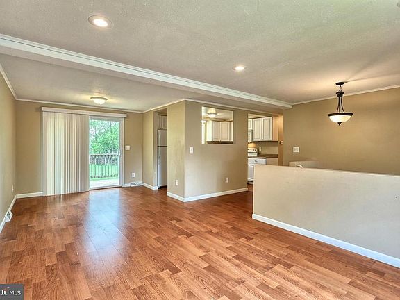 5th image of 717 Franlyn Dr