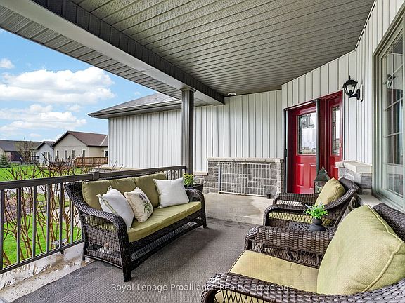4th image of 4 Merrill Dr
