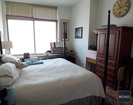 Rented by Bond New York | media 35