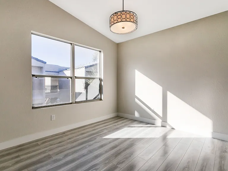 # Guardian Realty 6250 W Flamingo Rd Apt 55 Las Vegas Condo Rental dining area_02062020
