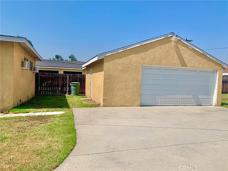 550 N Valencia Pl — Photo 18
