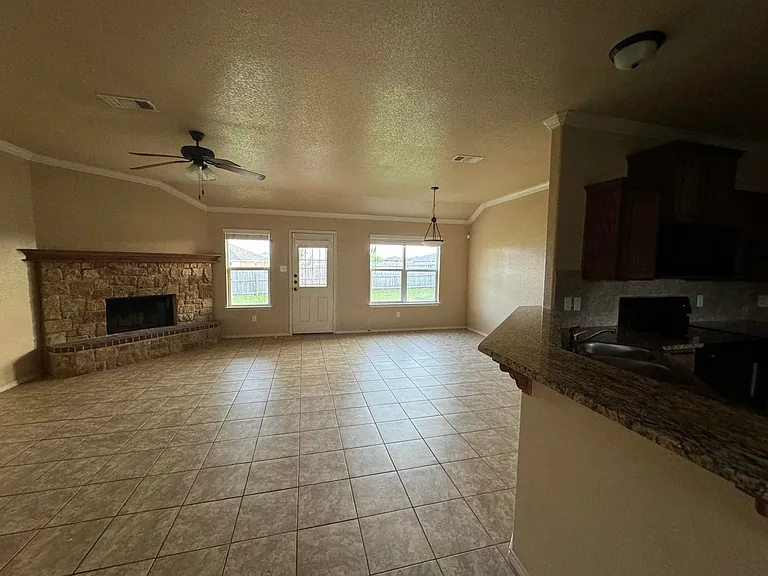 3100 Rockwall Dr — Photo 2