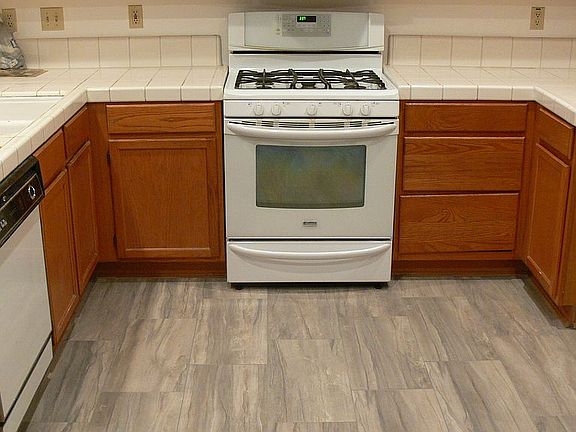 3rd image of 8827 Kentshire Way