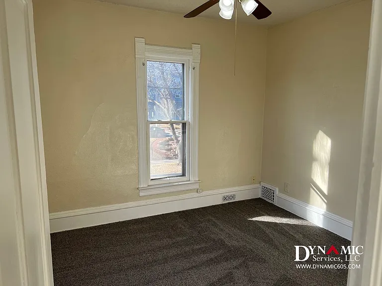 424 W 12th St — Photo 23