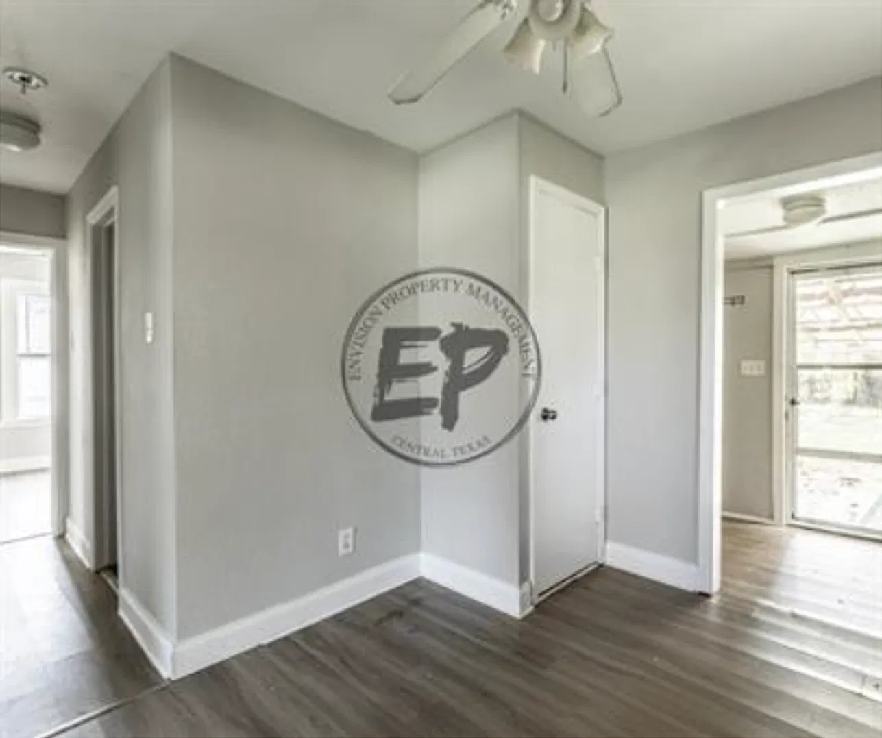 2 bed 1 Bath For Lease! — Photo 4