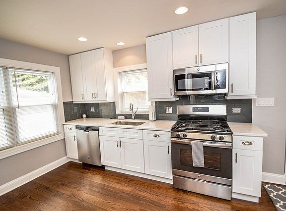 3rd image of 1611 Newcastle Ave