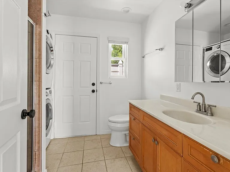 6443 Matilija Ave — Photo 33