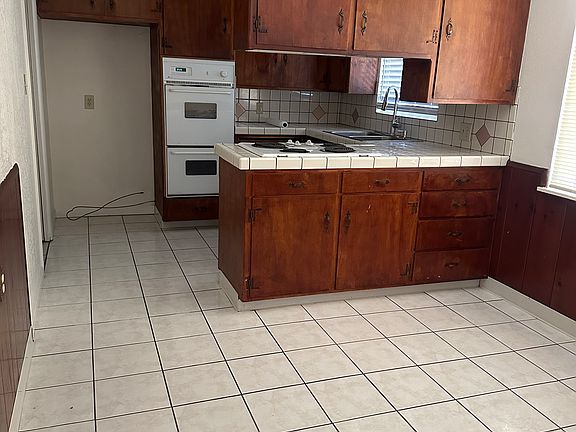 4th image of 2081 16th Ave #B