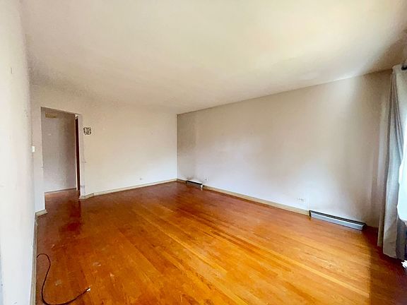 3rd image of 2544 Ernst St