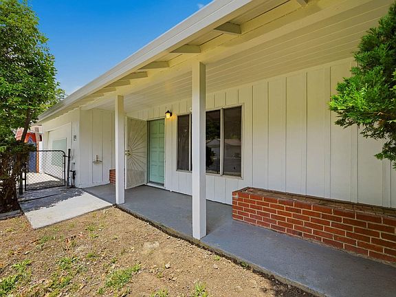 3rd image of 108 Lakewood Avenue