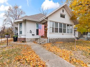 321 N Main St, White Hall, IL 62092