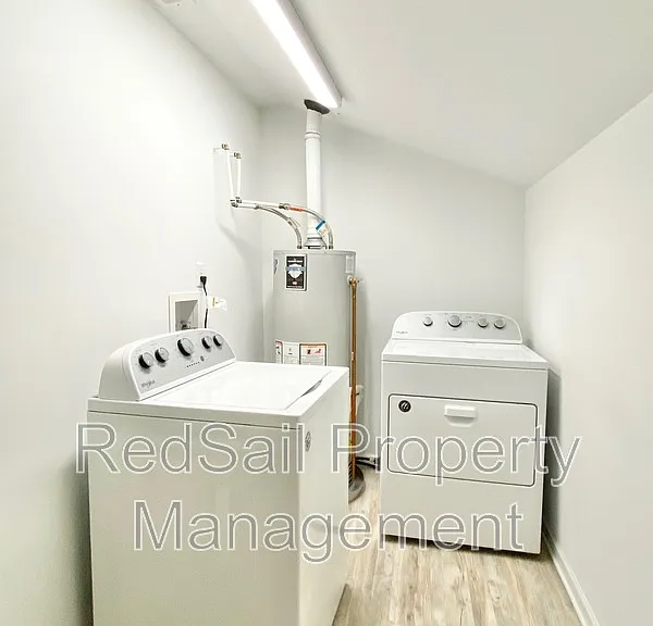 109 Peachtree Ln — Photo 18