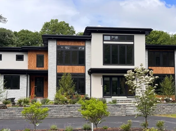 68 Locust Ln, Needham, MA 02492