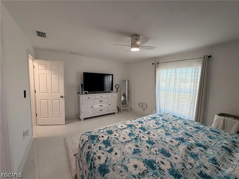4702 Loraine Ave S — Photo 11