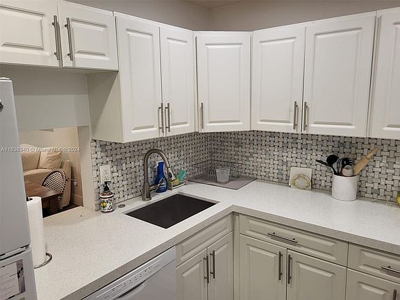 5th image of 7705 Camino Real #B113