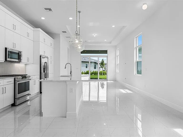 5078 Lido Key Ln — Photo 12