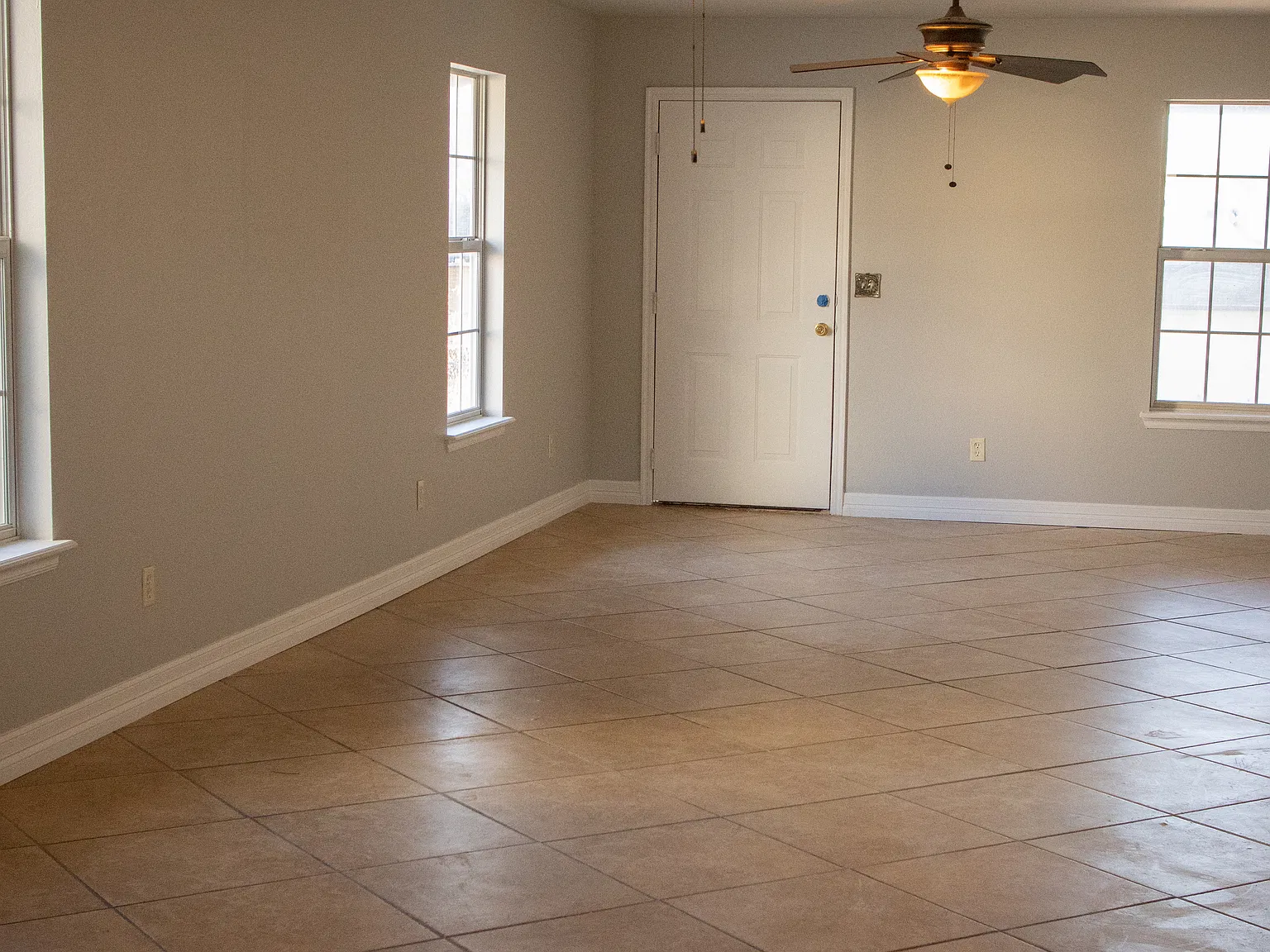 3 bed, 1385 sqft, $1,350 — Photo 4