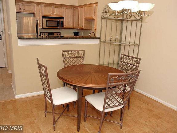 3rd image of 1001 N Randolph St APT 912