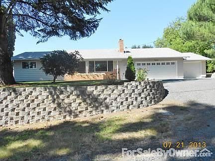 3-car driveway : 2-car and 1-car garage/shop on right