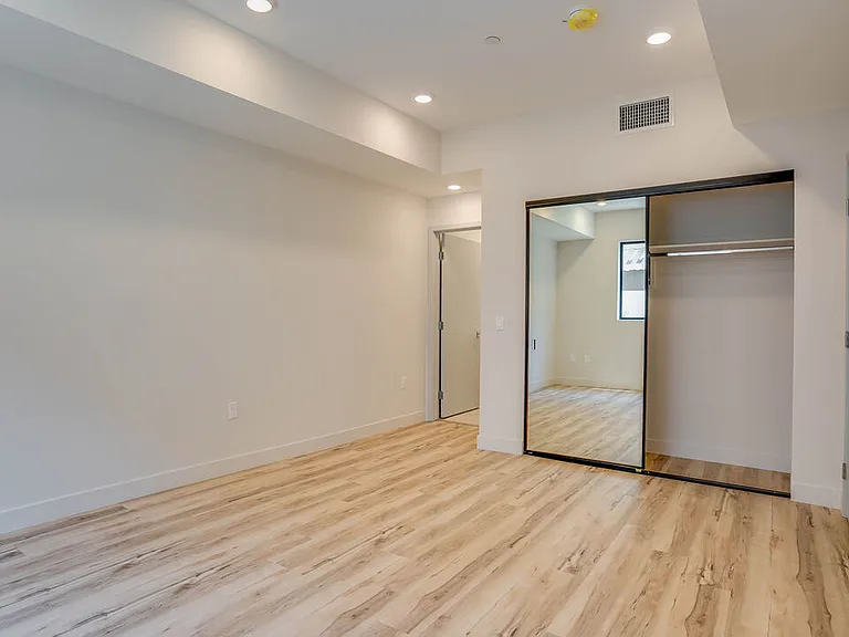 1540 S Hayworth Ave #202 — Photo 15
