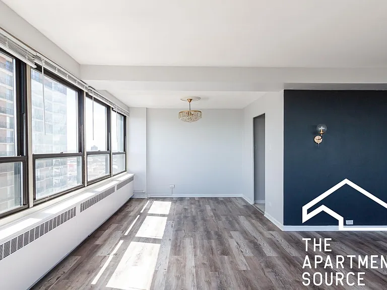 720 W Gordon Ter #1505 — Photo 5